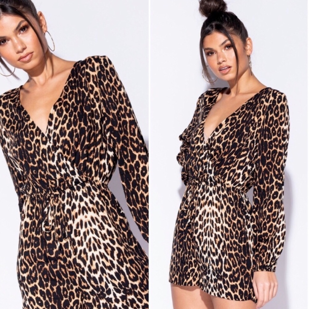 🔥HOT SALE!! Leopard 🐆 Wrap style Romper jumpsuit